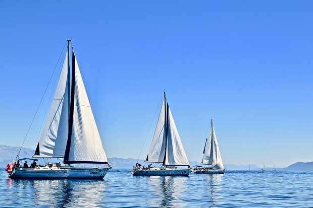 Ballonfahrt am Bodensee Blick auf Segelboote
