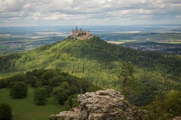 Ballonfahrt Schwäbische Alb Blick auf die Burg Hohenzollern