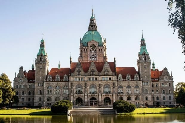 Ballonfahrt Hannover Blick auf das Neue Rathaus