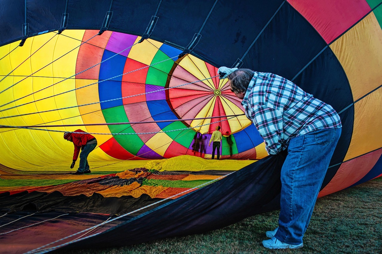 Aufblasen einer Ballonhülle