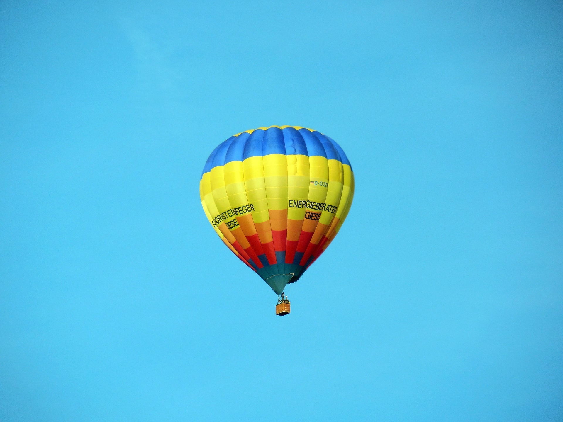 Ballonfahrt Rheinland-Pfalz, Heißluftballon am Himmel